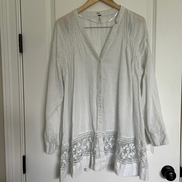 Free People Women’s Lightweight Front Button Tunic White M - Picture 1 of 8